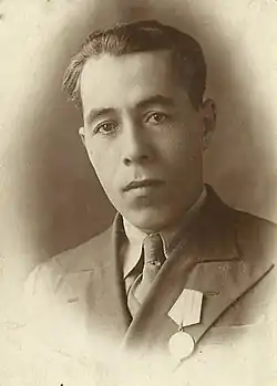 Мамед Ахмедов с медалью «За оборону Кавказа»