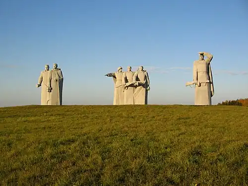 Мемориальный комплекс памяти героев-панфиловцев под Волоколамском в поселке&nbsp;Дубосеково. Совместно со скульпторами Н. Любимовым,&nbsp;А. Постолом; архитекторы В. Датюк, Ю. Кривущенко, И. Степанов; главный инженер&nbsp;С. Хаджибаронов. 1975 год.