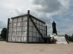 Мемориал «Куб мужества и скорби» в Бобруйске, Белоруссия