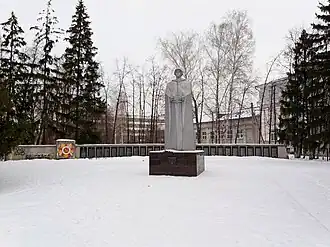 Монумент Войнам-володарцам погибшим в ВОВ.