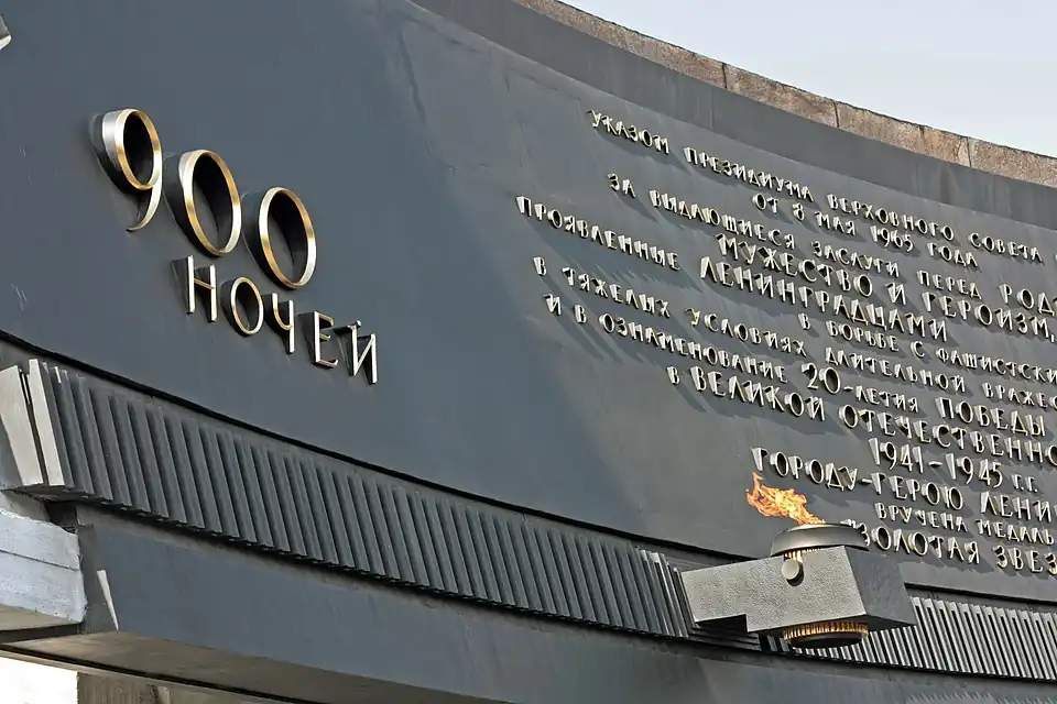 900 дней, 900 ночей