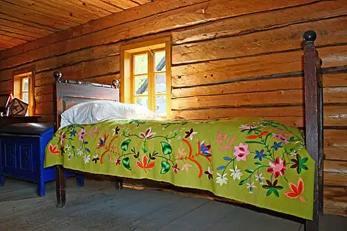 Покрывало с вышивкой