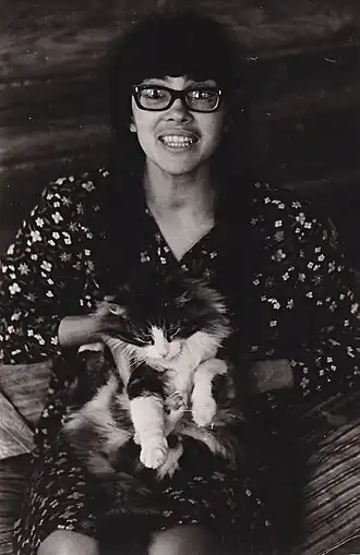 «Наташа с котом Мосей на даче в Правде». Фото Ю.Рыбчинского 1970&nbsp;г.