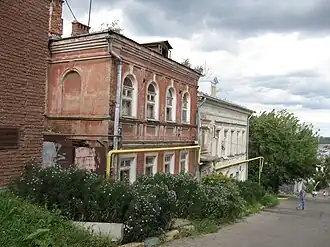 Дом причта — часть исторической застройки вокруг Ильинской церкви.