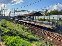 Общий вид на остановочный пункт с восточной стороны, июль 2024 год