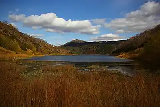 Вид на озеро Ангре осенью 2018 года