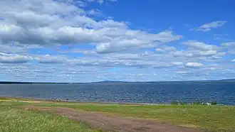 Вид на озеро Арахлей летом 2015 года