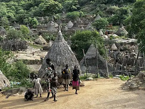 Деревня Оминг, одно из поселений народа лотуко