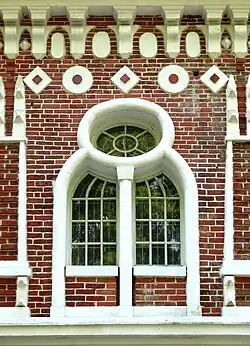 Окно второго яруса