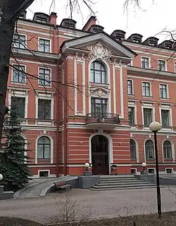 Дом 6 (центральная часть)