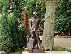 Памятник в Сочи у концертного зала «Фестивальный»