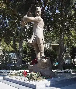 Памятник Ашуга Алескера в Баку