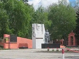 Памятник воспитанникам училища, павшим в боях за свободу и независимость нашей Родины