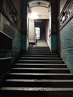 Вид парадной лестницы