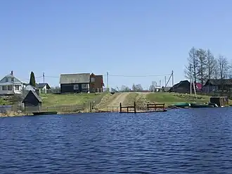 Вид на деревню с Волги