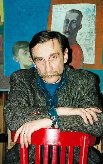 В мастерской художника на фоне картины «Автопортрет с сыном», 2005 г.