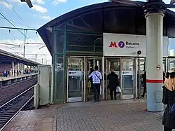 Переход с ж/д платформы на станцию метро