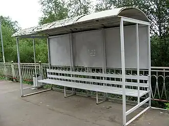 Пассажирский павильон на платформе