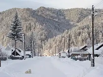 Центральная улица пос. Большая Речка зимой