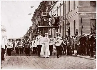 1911 год, прибытие семьи Романовых на освящение Спаса-на-водах.