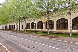 Здание бывшей конюшни Гусарского полка на Огородной улице