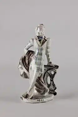 Пушкин на набережной. 2008. Фарфор, роспись. В. 17,5 см