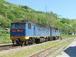 ТГ16-077 в синей окраске на станции Невельск (2016 год)