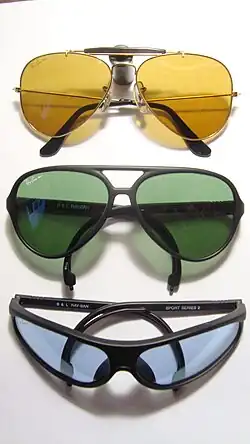 Под люминесцентной лампой