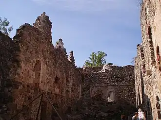 Руины бывшей резиденции архиепископа изнутри