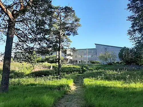 Здание школы в Ряймяля