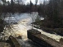 Река в пос. Туокслахти.