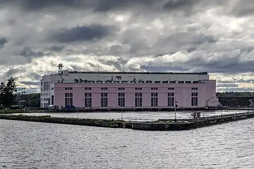 Здание ГЭС с верхнего бьефа