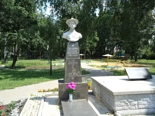 Могила воина-афганца Адонина Александра