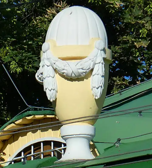 Декоративная ваза