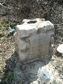 В таком состоянии сейчас находится могила