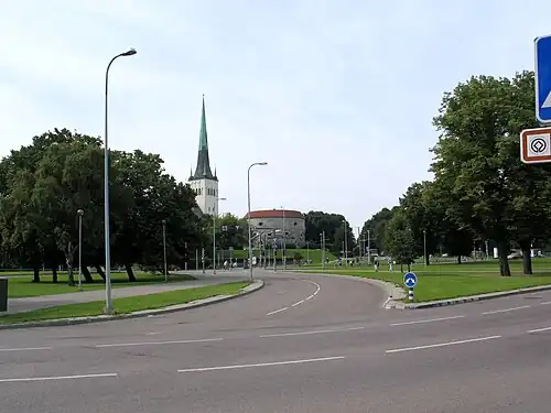 Вид с бульвара Мере на башню «Толстая Маргарита» и церковь Олевистев 2009 году