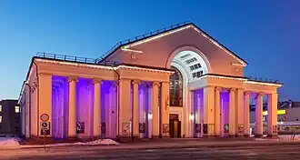 Фасад театра с Почтового проспекта