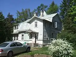 Дом в усадьбе