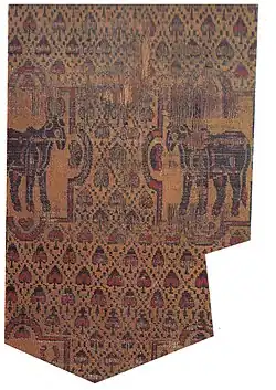 Бык напротив быка, пальметта (узорчатое полотно) образца X&nbsp;в. Шёлк. Сокровищница св. Стефана, Маастрихт.