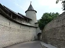 Троицкая башня и захаб (Великие ворота)