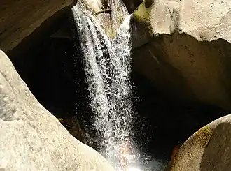 Один из водопадов на Каменном завале