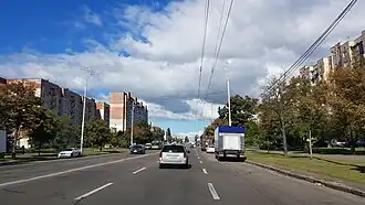 участок после примыкания улицы Закревского: слева микрорайон № 1, справа — № 5