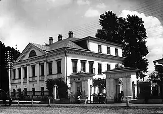 Ограда с воротами усадьбы Рябининой, выполненная в духе ампира