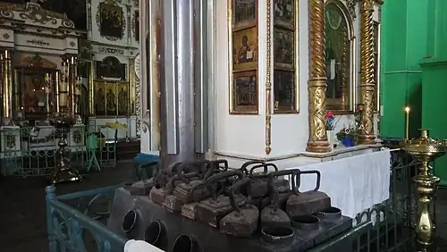 Утюги в церкви