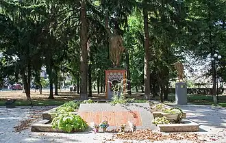 Братская могила советских воинов