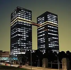 Пэдвей на уровне 22-го этажа между&nbsp;двумя небоскрёбамибизнес-центра&nbsp;Skylight, Москва