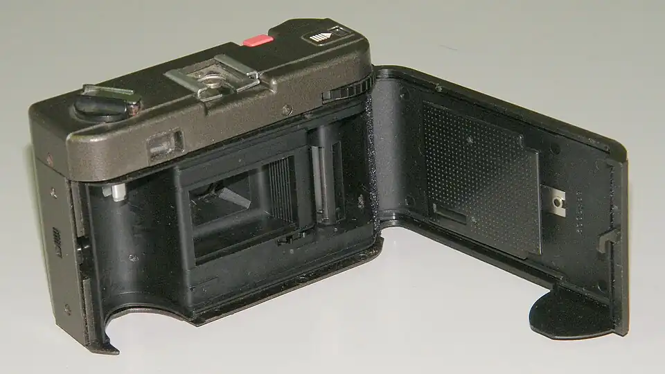 Задняя стенка открыта