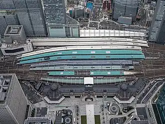 Общий вид здания железнодорожной станции Токио (25 марта 2021 года)