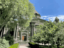 Вид на церковь