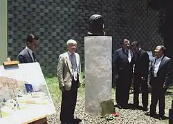 Открытие скульптурного бюста Ю.А.Гагарина в бронзе 15.08.2014 г. в республике Эль-Сальвадор в г. Сан-Сальвадор